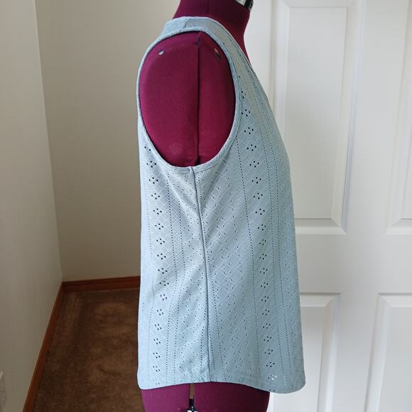Sage Green Eyelet Tank Top XL V-neck lacy jacquard round hemline semi sheer - Picture 4 of 11